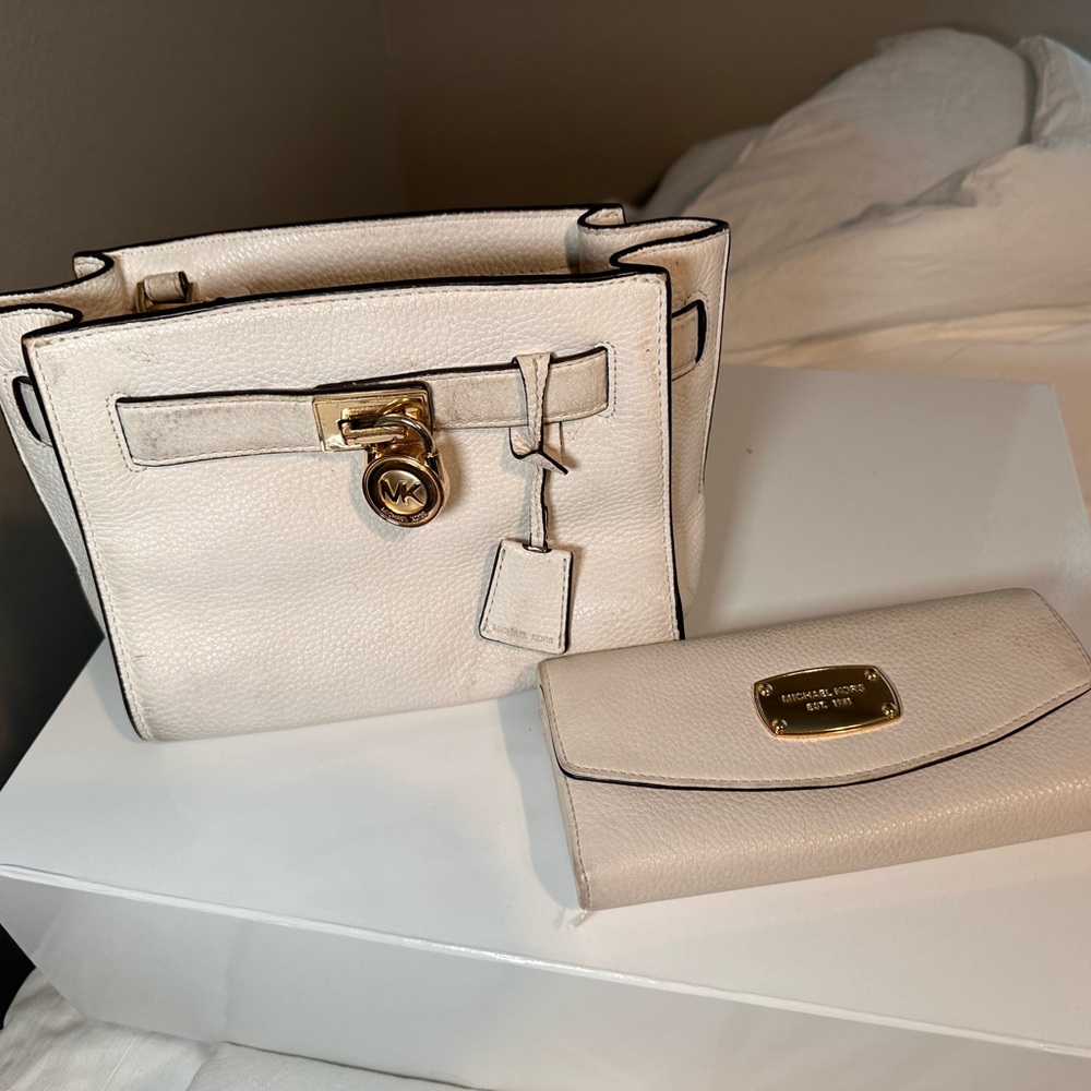 Micheal kors purse